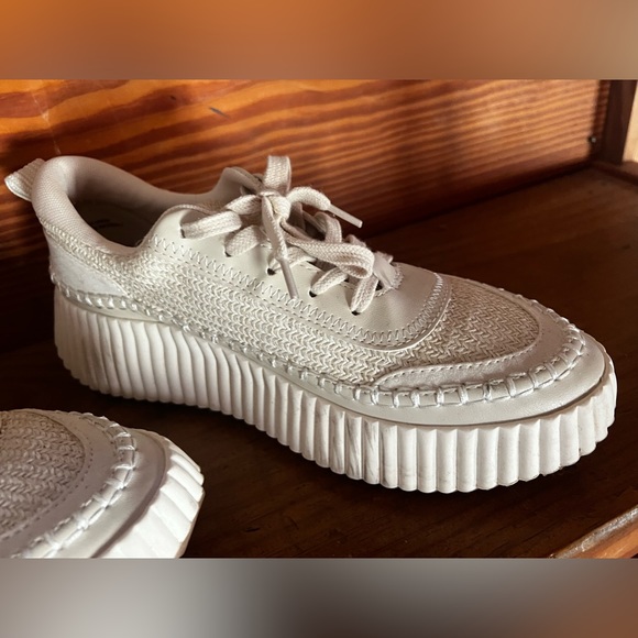 Dolce Vita sneakers. Worn once. Size 8. Perfect condition. - Picture 6 of 6